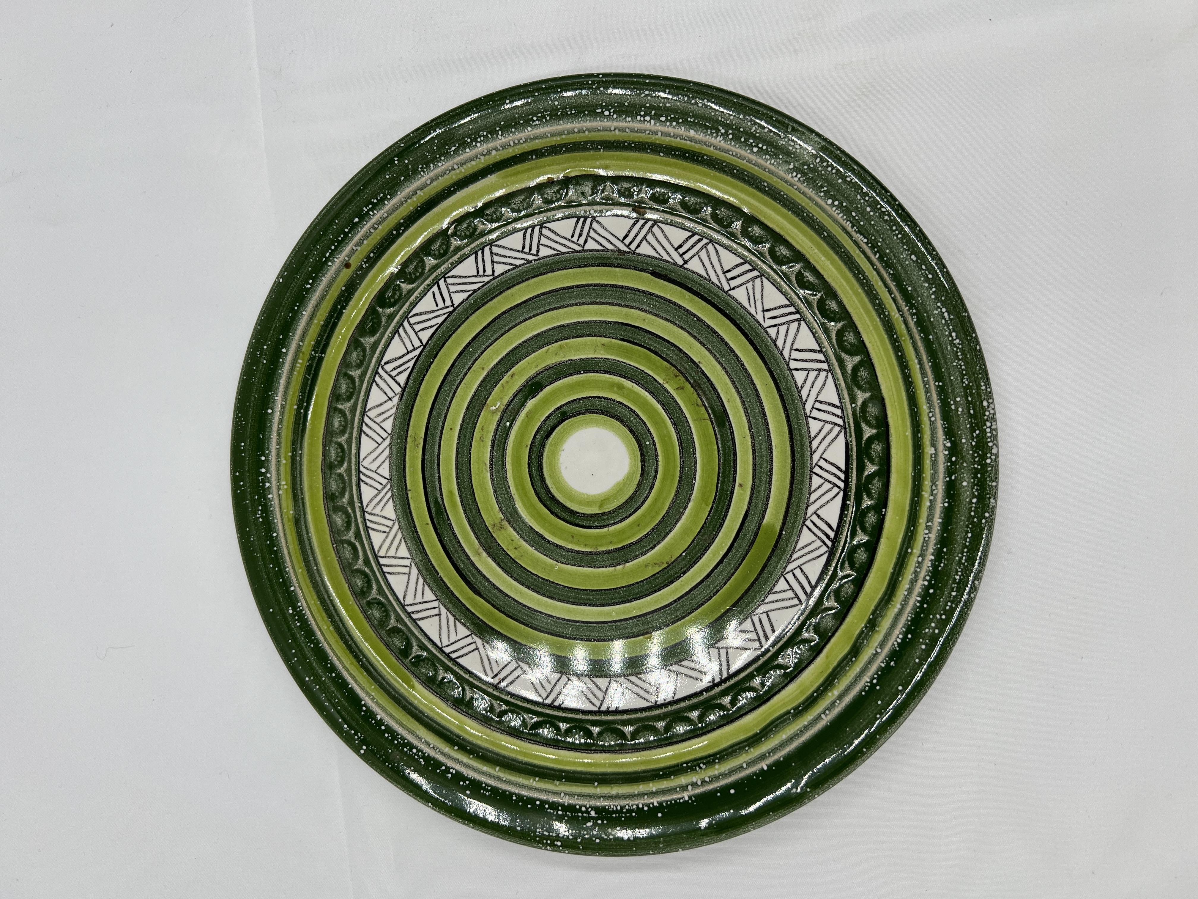 Keramikteller grün gestreift 20,5 cm